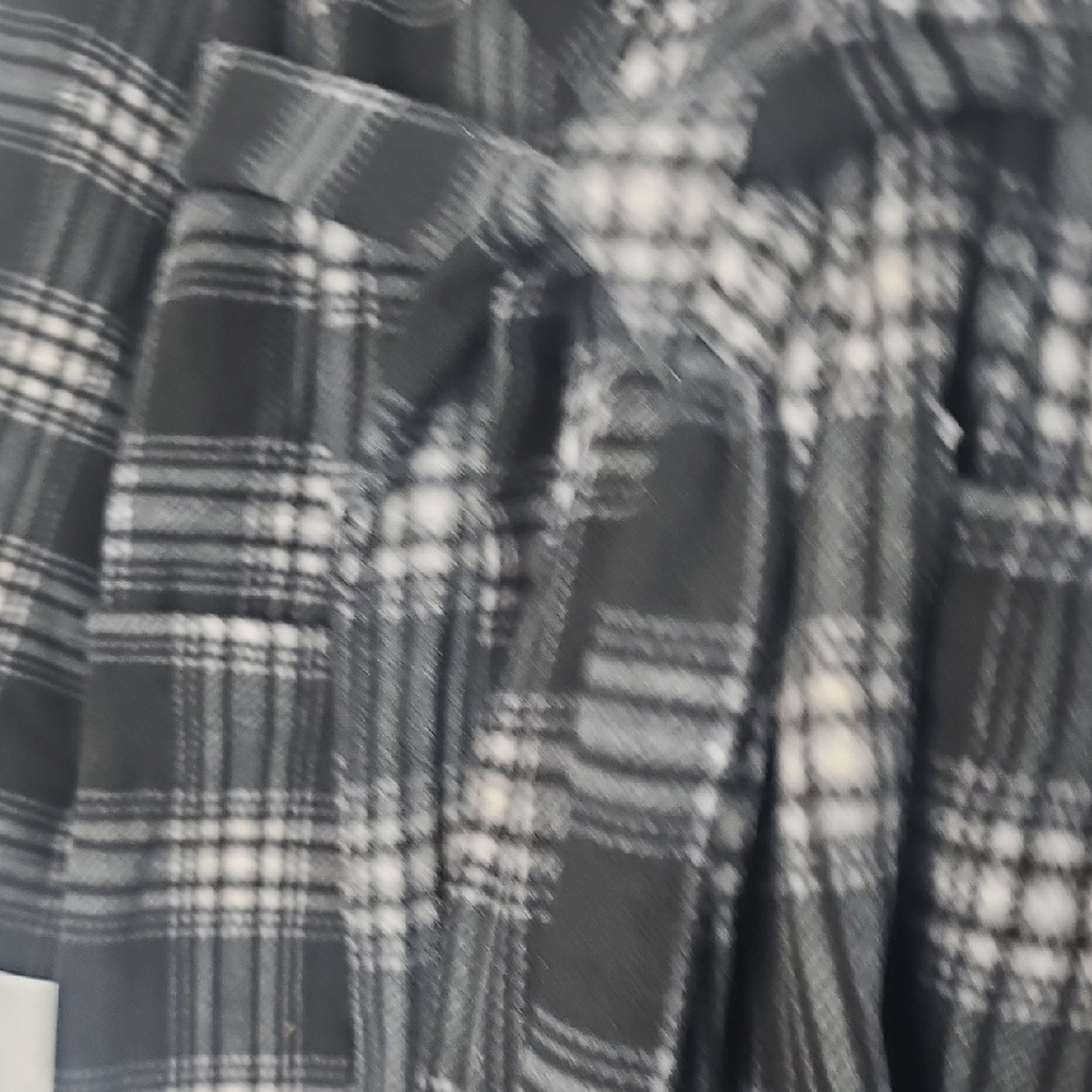Goodfellow & Co Black and White Plaid Robe - Picture 7 of 7